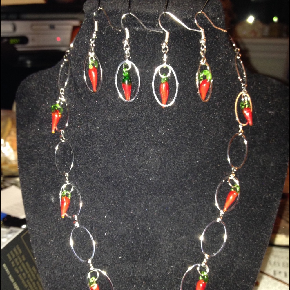 New never worn Silver Necklace & earrings set